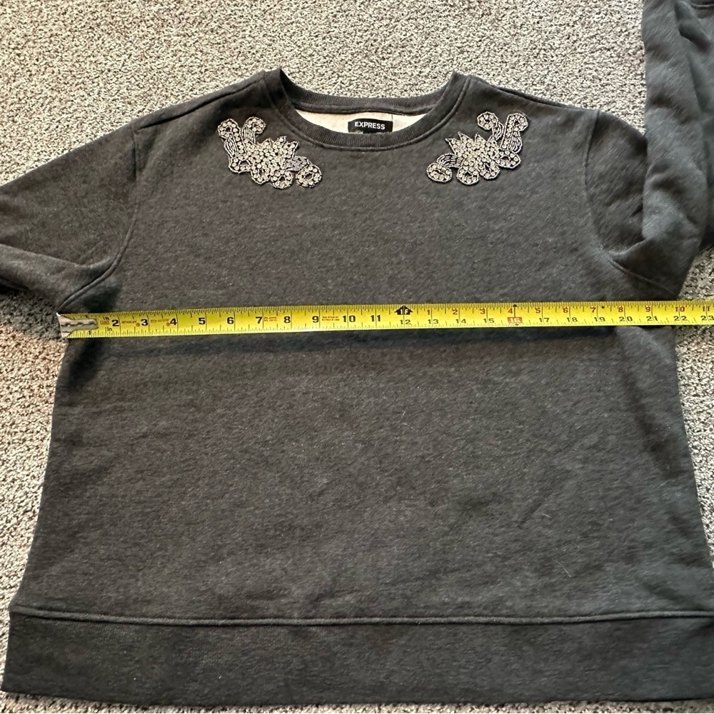 EXPRESS L Dark Gray Sweatshirt Crystal Embellishment R $79 NWOT - Picture 9 of 9